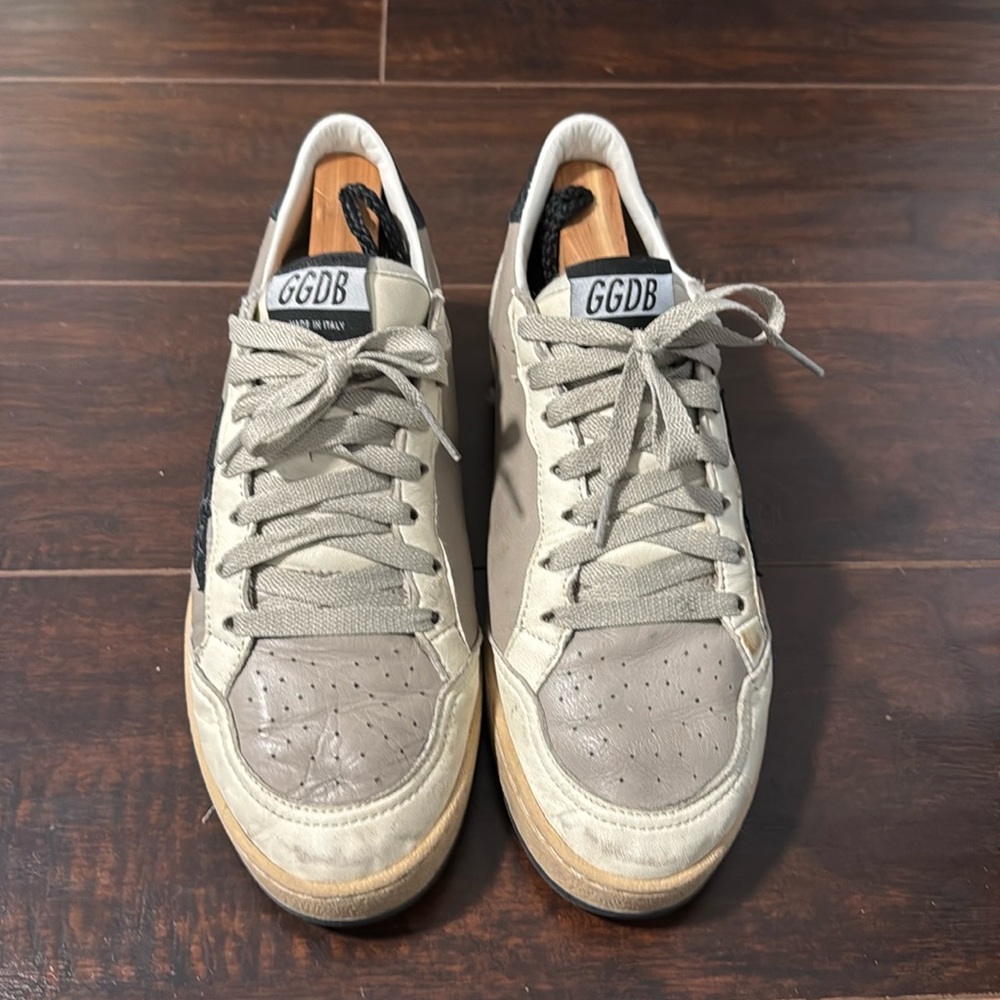 Golden Goose Deluxe Brand Logo Patch Lace-Up Sneakers Size IT41 GREAT CONDITION!